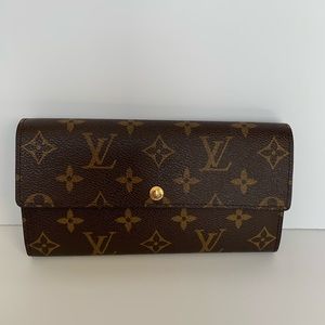 Authentic Louis Vuitton Sarah Wallet